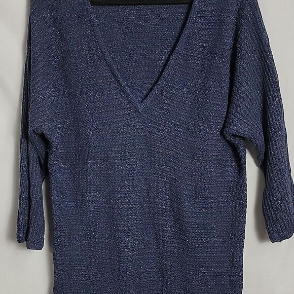 🖤 5/$20 🖤 NEW YORK & COMPANY.. blue sweater.. - Picture 3 of 12